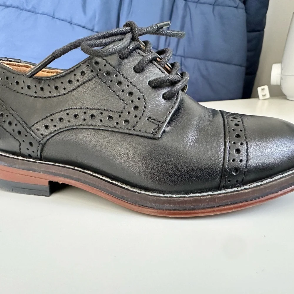 Johnston & Murphy Boys Black Leather Wingtip Dress Shoes
